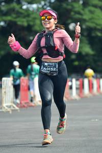 BIB: 0152
                            <button type="button" onclick="openModal(5169622)" class="btn btn-primary btn-sm float-right btn-popup" data-toggle="modal" data-target=".modal-high-quality">
                        <i class="fas fa-shopping-cart"></i> Add to Cart
                    </button>
                                            <button type="button" onclick="isThisMe(5169622, true)" class="btn btn-success btn-sm float-right btn-popup btn-isme hidden" data-toggle="tooltip" data-placement="bottom" title="นี่คือรูปของคุณใช่ไหม คลิกที่นี่เพื่อเอาเข้าอัลบั้ม">
                        <i class="fas fa-plus"></i> Add to album
                    </button>
                    <button type="button" onclick="isThisMe(5169622, false)" class="btn btn-warning btn-sm float-right btn-popup btn-isnotme hidden">
                        <i class="fas fa-ban"></i> Remove from album
                    </button>