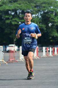 BIB: 0960
                            <button type="button" onclick="openModal(5170398)" class="btn btn-primary btn-sm float-right btn-popup" data-toggle="modal" data-target=".modal-high-quality">
                        <i class="fas fa-shopping-cart"></i> Add to Cart
                    </button>
                                            <button type="button" onclick="isThisMe(5170398, true)" class="btn btn-success btn-sm float-right btn-popup btn-isme hidden" data-toggle="tooltip" data-placement="bottom" title="นี่คือรูปของคุณใช่ไหม คลิกที่นี่เพื่อเอาเข้าอัลบั้ม">
                        <i class="fas fa-plus"></i> Add to album
                    </button>
                    <button type="button" onclick="isThisMe(5170398, false)" class="btn btn-warning btn-sm float-right btn-popup btn-isnotme hidden">
                        <i class="fas fa-ban"></i> Remove from album
                    </button>