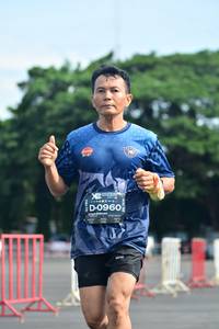 BIB: 0960
                            <button type="button" onclick="openModal(5170402)" class="btn btn-primary btn-sm float-right btn-popup" data-toggle="modal" data-target=".modal-high-quality">
                        <i class="fas fa-shopping-cart"></i> Add to Cart
                    </button>
                                            <button type="button" onclick="isThisMe(5170402, true)" class="btn btn-success btn-sm float-right btn-popup btn-isme hidden" data-toggle="tooltip" data-placement="bottom" title="นี่คือรูปของคุณใช่ไหม คลิกที่นี่เพื่อเอาเข้าอัลบั้ม">
                        <i class="fas fa-plus"></i> Add to album
                    </button>
                    <button type="button" onclick="isThisMe(5170402, false)" class="btn btn-warning btn-sm float-right btn-popup btn-isnotme hidden">
                        <i class="fas fa-ban"></i> Remove from album
                    </button>