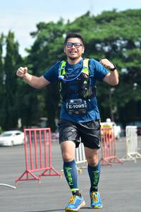 BIB: 1095
                            <button type="button" onclick="openModal(5174388)" class="btn btn-primary btn-sm float-right btn-popup" data-toggle="modal" data-target=".modal-high-quality">
                        <i class="fas fa-shopping-cart"></i> Add to Cart
                    </button>
                                            <button type="button" onclick="isThisMe(5174388, true)" class="btn btn-success btn-sm float-right btn-popup btn-isme hidden" data-toggle="tooltip" data-placement="bottom" title="นี่คือรูปของคุณใช่ไหม คลิกที่นี่เพื่อเอาเข้าอัลบั้ม">
                        <i class="fas fa-plus"></i> Add to album
                    </button>
                    <button type="button" onclick="isThisMe(5174388, false)" class="btn btn-warning btn-sm float-right btn-popup btn-isnotme hidden">
                        <i class="fas fa-ban"></i> Remove from album
                    </button>