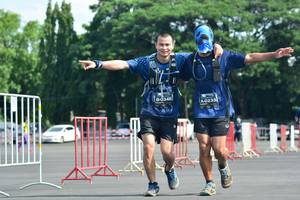 BIB: 0348, 0233
                            <button type="button" onclick="openModal(5175372)" class="btn btn-primary btn-sm float-right btn-popup" data-toggle="modal" data-target=".modal-high-quality">
                        <i class="fas fa-shopping-cart"></i> Add to Cart
                    </button>
                                            <button type="button" onclick="isThisMe(5175372, true)" class="btn btn-success btn-sm float-right btn-popup btn-isme hidden" data-toggle="tooltip" data-placement="bottom" title="นี่คือรูปของคุณใช่ไหม คลิกที่นี่เพื่อเอาเข้าอัลบั้ม">
                        <i class="fas fa-plus"></i> Add to album
                    </button>
                    <button type="button" onclick="isThisMe(5175372, false)" class="btn btn-warning btn-sm float-right btn-popup btn-isnotme hidden">
                        <i class="fas fa-ban"></i> Remove from album
                    </button>