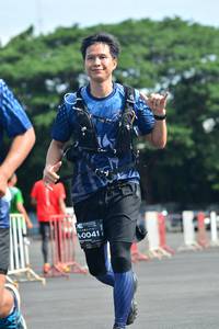 BIB: 0041
                            <button type="button" onclick="openModal(5174823)" class="btn btn-primary btn-sm float-right btn-popup" data-toggle="modal" data-target=".modal-high-quality">
                        <i class="fas fa-shopping-cart"></i> Add to Cart
                    </button>
                                            <button type="button" onclick="isThisMe(5174823, true)" class="btn btn-success btn-sm float-right btn-popup btn-isme hidden" data-toggle="tooltip" data-placement="bottom" title="นี่คือรูปของคุณใช่ไหม คลิกที่นี่เพื่อเอาเข้าอัลบั้ม">
                        <i class="fas fa-plus"></i> Add to album
                    </button>
                    <button type="button" onclick="isThisMe(5174823, false)" class="btn btn-warning btn-sm float-right btn-popup btn-isnotme hidden">
                        <i class="fas fa-ban"></i> Remove from album
                    </button>