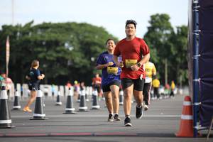 BIB: 1283
                            <button type="button" onclick="openModal(5091725)" class="btn btn-primary btn-sm float-right btn-popup" data-toggle="modal" data-target=".modal-high-quality">
                        <i class="fas fa-shopping-cart"></i> Add to Cart
                    </button>
                                            <button type="button" onclick="isThisMe(5091725, true)" class="btn btn-success btn-sm float-right btn-popup btn-isme hidden" data-toggle="tooltip" data-placement="bottom" title="นี่คือรูปของคุณใช่ไหม คลิกที่นี่เพื่อเอาเข้าอัลบั้ม">
                        <i class="fas fa-plus"></i> Add to album
                    </button>
                    <button type="button" onclick="isThisMe(5091725, false)" class="btn btn-warning btn-sm float-right btn-popup btn-isnotme hidden">
                        <i class="fas fa-ban"></i> Remove from album
                    </button>