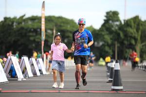 BIB: 0143
                            <button type="button" onclick="openModal(5125858)" class="btn btn-primary btn-sm float-right btn-popup" data-toggle="modal" data-target=".modal-high-quality">
                        <i class="fas fa-shopping-cart"></i> Add to Cart
                    </button>
                                            <button type="button" onclick="isThisMe(5125858, true)" class="btn btn-success btn-sm float-right btn-popup btn-isme hidden" data-toggle="tooltip" data-placement="bottom" title="นี่คือรูปของคุณใช่ไหม คลิกที่นี่เพื่อเอาเข้าอัลบั้ม">
                        <i class="fas fa-plus"></i> Add to album
                    </button>
                    <button type="button" onclick="isThisMe(5125858, false)" class="btn btn-warning btn-sm float-right btn-popup btn-isnotme hidden">
                        <i class="fas fa-ban"></i> Remove from album
                    </button>