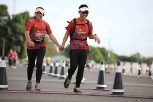 BIB: 0388, 0092
                            <button type="button" onclick="openModal(5098033)" class="btn btn-primary btn-sm float-right btn-popup" data-toggle="modal" data-target=".modal-high-quality">
                        <i class="fas fa-shopping-cart"></i> Add to Cart
                    </button>
                                            <button type="button" onclick="isThisMe(5098033, true)" class="btn btn-success btn-sm float-right btn-popup btn-isme hidden" data-toggle="tooltip" data-placement="bottom" title="นี่คือรูปของคุณใช่ไหม คลิกที่นี่เพื่อเอาเข้าอัลบั้ม">
                        <i class="fas fa-plus"></i> Add to album
                    </button>
                    <button type="button" onclick="isThisMe(5098033, false)" class="btn btn-warning btn-sm float-right btn-popup btn-isnotme hidden">
                        <i class="fas fa-ban"></i> Remove from album
                    </button>