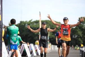 BIB: 1083, 0728
                            <button type="button" onclick="openModal(5102090)" class="btn btn-primary btn-sm float-right btn-popup" data-toggle="modal" data-target=".modal-high-quality">
                        <i class="fas fa-shopping-cart"></i> Add to Cart
                    </button>
                                            <button type="button" onclick="isThisMe(5102090, true)" class="btn btn-success btn-sm float-right btn-popup btn-isme hidden" data-toggle="tooltip" data-placement="bottom" title="นี่คือรูปของคุณใช่ไหม คลิกที่นี่เพื่อเอาเข้าอัลบั้ม">
                        <i class="fas fa-plus"></i> Add to album
                    </button>
                    <button type="button" onclick="isThisMe(5102090, false)" class="btn btn-warning btn-sm float-right btn-popup btn-isnotme hidden">
                        <i class="fas fa-ban"></i> Remove from album
                    </button>