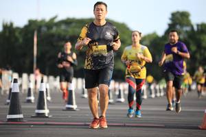 BIB: 0354
                            <button type="button" onclick="openModal(4954982)" class="btn btn-primary btn-sm float-right btn-popup" data-toggle="modal" data-target=".modal-high-quality">
                        <i class="fas fa-shopping-cart"></i> Add to Cart
                    </button>
                                            <button type="button" onclick="isThisMe(4954982, true)" class="btn btn-success btn-sm float-right btn-popup btn-isme hidden" data-toggle="tooltip" data-placement="bottom" title="นี่คือรูปของคุณใช่ไหม คลิกที่นี่เพื่อเอาเข้าอัลบั้ม">
                        <i class="fas fa-plus"></i> Add to album
                    </button>
                    <button type="button" onclick="isThisMe(4954982, false)" class="btn btn-warning btn-sm float-right btn-popup btn-isnotme hidden">
                        <i class="fas fa-ban"></i> Remove from album
                    </button>