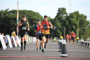 BIB: 108
                            <button type="button" onclick="openModal(5102079)" class="btn btn-primary btn-sm float-right btn-popup" data-toggle="modal" data-target=".modal-high-quality">
                        <i class="fas fa-shopping-cart"></i> Add to Cart
                    </button>
                                            <button type="button" onclick="isThisMe(5102079, true)" class="btn btn-success btn-sm float-right btn-popup btn-isme hidden" data-toggle="tooltip" data-placement="bottom" title="นี่คือรูปของคุณใช่ไหม คลิกที่นี่เพื่อเอาเข้าอัลบั้ม">
                        <i class="fas fa-plus"></i> Add to album
                    </button>
                    <button type="button" onclick="isThisMe(5102079, false)" class="btn btn-warning btn-sm float-right btn-popup btn-isnotme hidden">
                        <i class="fas fa-ban"></i> Remove from album
                    </button>