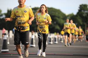 BIB: 0839, 0810
                            <button type="button" onclick="openModal(4960105)" class="btn btn-primary btn-sm float-right btn-popup" data-toggle="modal" data-target=".modal-high-quality">
                        <i class="fas fa-shopping-cart"></i> Add to Cart
                    </button>
                                            <button type="button" onclick="isThisMe(4960105, true)" class="btn btn-success btn-sm float-right btn-popup btn-isme hidden" data-toggle="tooltip" data-placement="bottom" title="นี่คือรูปของคุณใช่ไหม คลิกที่นี่เพื่อเอาเข้าอัลบั้ม">
                        <i class="fas fa-plus"></i> Add to album
                    </button>
                    <button type="button" onclick="isThisMe(4960105, false)" class="btn btn-warning btn-sm float-right btn-popup btn-isnotme hidden">
                        <i class="fas fa-ban"></i> Remove from album
                    </button>