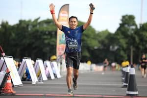 BIB: 0293
                            <button type="button" onclick="openModal(5124381)" class="btn btn-primary btn-sm float-right btn-popup" data-toggle="modal" data-target=".modal-high-quality">
                        <i class="fas fa-shopping-cart"></i> Add to Cart
                    </button>
                                            <button type="button" onclick="isThisMe(5124381, true)" class="btn btn-success btn-sm float-right btn-popup btn-isme hidden" data-toggle="tooltip" data-placement="bottom" title="นี่คือรูปของคุณใช่ไหม คลิกที่นี่เพื่อเอาเข้าอัลบั้ม">
                        <i class="fas fa-plus"></i> Add to album
                    </button>
                    <button type="button" onclick="isThisMe(5124381, false)" class="btn btn-warning btn-sm float-right btn-popup btn-isnotme hidden">
                        <i class="fas fa-ban"></i> Remove from album
                    </button>