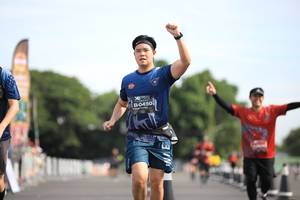 BIB: 0450, 
                            <button type="button" onclick="openModal(5127916)" class="btn btn-primary btn-sm float-right btn-popup" data-toggle="modal" data-target=".modal-high-quality">
                        <i class="fas fa-shopping-cart"></i> Add to Cart
                    </button>
                                            <button type="button" onclick="isThisMe(5127916, true)" class="btn btn-success btn-sm float-right btn-popup btn-isme hidden" data-toggle="tooltip" data-placement="bottom" title="นี่คือรูปของคุณใช่ไหม คลิกที่นี่เพื่อเอาเข้าอัลบั้ม">
                        <i class="fas fa-plus"></i> Add to album
                    </button>
                    <button type="button" onclick="isThisMe(5127916, false)" class="btn btn-warning btn-sm float-right btn-popup btn-isnotme hidden">
                        <i class="fas fa-ban"></i> Remove from album
                    </button>