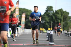 BIB: 0760
                            <button type="button" onclick="openModal(5122285)" class="btn btn-primary btn-sm float-right btn-popup" data-toggle="modal" data-target=".modal-high-quality">
                        <i class="fas fa-shopping-cart"></i> Add to Cart
                    </button>
                                            <button type="button" onclick="isThisMe(5122285, true)" class="btn btn-success btn-sm float-right btn-popup btn-isme hidden" data-toggle="tooltip" data-placement="bottom" title="นี่คือรูปของคุณใช่ไหม คลิกที่นี่เพื่อเอาเข้าอัลบั้ม">
                        <i class="fas fa-plus"></i> Add to album
                    </button>
                    <button type="button" onclick="isThisMe(5122285, false)" class="btn btn-warning btn-sm float-right btn-popup btn-isnotme hidden">
                        <i class="fas fa-ban"></i> Remove from album
                    </button>