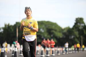 BIB: 0820
                            <button type="button" onclick="openModal(5091994)" class="btn btn-primary btn-sm float-right btn-popup" data-toggle="modal" data-target=".modal-high-quality">
                        <i class="fas fa-shopping-cart"></i> Add to Cart
                    </button>
                                            <button type="button" onclick="isThisMe(5091994, true)" class="btn btn-success btn-sm float-right btn-popup btn-isme hidden" data-toggle="tooltip" data-placement="bottom" title="นี่คือรูปของคุณใช่ไหม คลิกที่นี่เพื่อเอาเข้าอัลบั้ม">
                        <i class="fas fa-plus"></i> Add to album
                    </button>
                    <button type="button" onclick="isThisMe(5091994, false)" class="btn btn-warning btn-sm float-right btn-popup btn-isnotme hidden">
                        <i class="fas fa-ban"></i> Remove from album
                    </button>