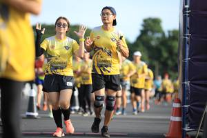 BIB: 0625, 0624
                            <button type="button" onclick="openModal(4965711)" class="btn btn-primary btn-sm float-right btn-popup" data-toggle="modal" data-target=".modal-high-quality">
                        <i class="fas fa-shopping-cart"></i> Add to Cart
                    </button>
                                            <button type="button" onclick="isThisMe(4965711, true)" class="btn btn-success btn-sm float-right btn-popup btn-isme hidden" data-toggle="tooltip" data-placement="bottom" title="นี่คือรูปของคุณใช่ไหม คลิกที่นี่เพื่อเอาเข้าอัลบั้ม">
                        <i class="fas fa-plus"></i> Add to album
                    </button>
                    <button type="button" onclick="isThisMe(4965711, false)" class="btn btn-warning btn-sm float-right btn-popup btn-isnotme hidden">
                        <i class="fas fa-ban"></i> Remove from album
                    </button>