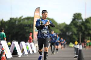 BIB: 0800
                            <button type="button" onclick="openModal(5105318)" class="btn btn-primary btn-sm float-right btn-popup" data-toggle="modal" data-target=".modal-high-quality">
                        <i class="fas fa-shopping-cart"></i> Add to Cart
                    </button>
                                            <button type="button" onclick="isThisMe(5105318, true)" class="btn btn-success btn-sm float-right btn-popup btn-isme hidden" data-toggle="tooltip" data-placement="bottom" title="นี่คือรูปของคุณใช่ไหม คลิกที่นี่เพื่อเอาเข้าอัลบั้ม">
                        <i class="fas fa-plus"></i> Add to album
                    </button>
                    <button type="button" onclick="isThisMe(5105318, false)" class="btn btn-warning btn-sm float-right btn-popup btn-isnotme hidden">
                        <i class="fas fa-ban"></i> Remove from album
                    </button>