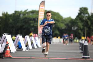 BIB: 013
                            <button type="button" onclick="openModal(5126324)" class="btn btn-primary btn-sm float-right btn-popup" data-toggle="modal" data-target=".modal-high-quality">
                        <i class="fas fa-shopping-cart"></i> Add to Cart
                    </button>
                                            <button type="button" onclick="isThisMe(5126324, true)" class="btn btn-success btn-sm float-right btn-popup btn-isme hidden" data-toggle="tooltip" data-placement="bottom" title="นี่คือรูปของคุณใช่ไหม คลิกที่นี่เพื่อเอาเข้าอัลบั้ม">
                        <i class="fas fa-plus"></i> Add to album
                    </button>
                    <button type="button" onclick="isThisMe(5126324, false)" class="btn btn-warning btn-sm float-right btn-popup btn-isnotme hidden">
                        <i class="fas fa-ban"></i> Remove from album
                    </button>