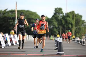 BIB: 1083, 728
                            <button type="button" onclick="openModal(5102102)" class="btn btn-primary btn-sm float-right btn-popup" data-toggle="modal" data-target=".modal-high-quality">
                        <i class="fas fa-shopping-cart"></i> Add to Cart
                    </button>
                                            <button type="button" onclick="isThisMe(5102102, true)" class="btn btn-success btn-sm float-right btn-popup btn-isme hidden" data-toggle="tooltip" data-placement="bottom" title="นี่คือรูปของคุณใช่ไหม คลิกที่นี่เพื่อเอาเข้าอัลบั้ม">
                        <i class="fas fa-plus"></i> Add to album
                    </button>
                    <button type="button" onclick="isThisMe(5102102, false)" class="btn btn-warning btn-sm float-right btn-popup btn-isnotme hidden">
                        <i class="fas fa-ban"></i> Remove from album
                    </button>