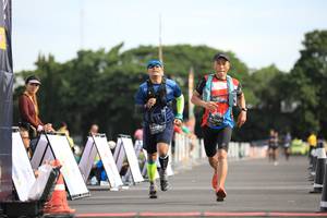 BIB: 1901
                            <button type="button" onclick="openModal(5127552)" class="btn btn-primary btn-sm float-right btn-popup" data-toggle="modal" data-target=".modal-high-quality">
                        <i class="fas fa-shopping-cart"></i> Add to Cart
                    </button>
                                            <button type="button" onclick="isThisMe(5127552, true)" class="btn btn-success btn-sm float-right btn-popup btn-isme hidden" data-toggle="tooltip" data-placement="bottom" title="นี่คือรูปของคุณใช่ไหม คลิกที่นี่เพื่อเอาเข้าอัลบั้ม">
                        <i class="fas fa-plus"></i> Add to album
                    </button>
                    <button type="button" onclick="isThisMe(5127552, false)" class="btn btn-warning btn-sm float-right btn-popup btn-isnotme hidden">
                        <i class="fas fa-ban"></i> Remove from album
                    </button>