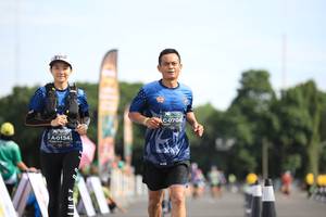 BIB: 0704, 0134
                            <button type="button" onclick="openModal(5136445)" class="btn btn-primary btn-sm float-right btn-popup" data-toggle="modal" data-target=".modal-high-quality">
                        <i class="fas fa-shopping-cart"></i> Add to Cart
                    </button>
                                            <button type="button" onclick="isThisMe(5136445, true)" class="btn btn-success btn-sm float-right btn-popup btn-isme hidden" data-toggle="tooltip" data-placement="bottom" title="นี่คือรูปของคุณใช่ไหม คลิกที่นี่เพื่อเอาเข้าอัลบั้ม">
                        <i class="fas fa-plus"></i> Add to album
                    </button>
                    <button type="button" onclick="isThisMe(5136445, false)" class="btn btn-warning btn-sm float-right btn-popup btn-isnotme hidden">
                        <i class="fas fa-ban"></i> Remove from album
                    </button>