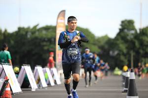 BIB: 0800
                            <button type="button" onclick="openModal(5105317)" class="btn btn-primary btn-sm float-right btn-popup" data-toggle="modal" data-target=".modal-high-quality">
                        <i class="fas fa-shopping-cart"></i> Add to Cart
                    </button>
                                            <button type="button" onclick="isThisMe(5105317, true)" class="btn btn-success btn-sm float-right btn-popup btn-isme hidden" data-toggle="tooltip" data-placement="bottom" title="นี่คือรูปของคุณใช่ไหม คลิกที่นี่เพื่อเอาเข้าอัลบั้ม">
                        <i class="fas fa-plus"></i> Add to album
                    </button>
                    <button type="button" onclick="isThisMe(5105317, false)" class="btn btn-warning btn-sm float-right btn-popup btn-isnotme hidden">
                        <i class="fas fa-ban"></i> Remove from album
                    </button>