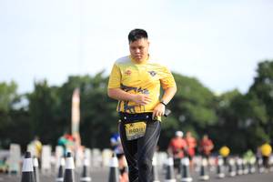 BIB: 0315, 
                            <button type="button" onclick="openModal(4976316)" class="btn btn-primary btn-sm float-right btn-popup" data-toggle="modal" data-target=".modal-high-quality">
                        <i class="fas fa-shopping-cart"></i> Add to Cart
                    </button>
                                            <button type="button" onclick="isThisMe(4976316, true)" class="btn btn-success btn-sm float-right btn-popup btn-isme hidden" data-toggle="tooltip" data-placement="bottom" title="นี่คือรูปของคุณใช่ไหม คลิกที่นี่เพื่อเอาเข้าอัลบั้ม">
                        <i class="fas fa-plus"></i> Add to album
                    </button>
                    <button type="button" onclick="isThisMe(4976316, false)" class="btn btn-warning btn-sm float-right btn-popup btn-isnotme hidden">
                        <i class="fas fa-ban"></i> Remove from album
                    </button>