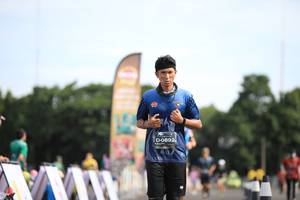 BIB: 0892
                            <button type="button" onclick="openModal(5125329)" class="btn btn-primary btn-sm float-right btn-popup" data-toggle="modal" data-target=".modal-high-quality">
                        <i class="fas fa-shopping-cart"></i> Add to Cart
                    </button>
                                            <button type="button" onclick="isThisMe(5125329, true)" class="btn btn-success btn-sm float-right btn-popup btn-isme hidden" data-toggle="tooltip" data-placement="bottom" title="นี่คือรูปของคุณใช่ไหม คลิกที่นี่เพื่อเอาเข้าอัลบั้ม">
                        <i class="fas fa-plus"></i> Add to album
                    </button>
                    <button type="button" onclick="isThisMe(5125329, false)" class="btn btn-warning btn-sm float-right btn-popup btn-isnotme hidden">
                        <i class="fas fa-ban"></i> Remove from album
                    </button>