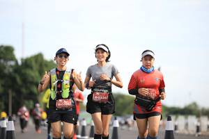 BIB: 173, 0335, 0326
                            <button type="button" onclick="openModal(5119821)" class="btn btn-primary btn-sm float-right btn-popup" data-toggle="modal" data-target=".modal-high-quality">
                        <i class="fas fa-shopping-cart"></i> Add to Cart
                    </button>
                                            <button type="button" onclick="isThisMe(5119821, true)" class="btn btn-success btn-sm float-right btn-popup btn-isme hidden" data-toggle="tooltip" data-placement="bottom" title="นี่คือรูปของคุณใช่ไหม คลิกที่นี่เพื่อเอาเข้าอัลบั้ม">
                        <i class="fas fa-plus"></i> Add to album
                    </button>
                    <button type="button" onclick="isThisMe(5119821, false)" class="btn btn-warning btn-sm float-right btn-popup btn-isnotme hidden">
                        <i class="fas fa-ban"></i> Remove from album
                    </button>