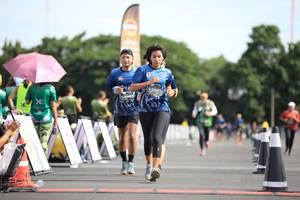 BIB: 067
                            <button type="button" onclick="openModal(5136782)" class="btn btn-primary btn-sm float-right btn-popup" data-toggle="modal" data-target=".modal-high-quality">
                        <i class="fas fa-shopping-cart"></i> Add to Cart
                    </button>
                                            <button type="button" onclick="isThisMe(5136782, true)" class="btn btn-success btn-sm float-right btn-popup btn-isme hidden" data-toggle="tooltip" data-placement="bottom" title="นี่คือรูปของคุณใช่ไหม คลิกที่นี่เพื่อเอาเข้าอัลบั้ม">
                        <i class="fas fa-plus"></i> Add to album
                    </button>
                    <button type="button" onclick="isThisMe(5136782, false)" class="btn btn-warning btn-sm float-right btn-popup btn-isnotme hidden">
                        <i class="fas fa-ban"></i> Remove from album
                    </button>