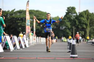 BIB: 338
                            <button type="button" onclick="openModal(5100110)" class="btn btn-primary btn-sm float-right btn-popup" data-toggle="modal" data-target=".modal-high-quality">
                        <i class="fas fa-shopping-cart"></i> Add to Cart
                    </button>
                                            <button type="button" onclick="isThisMe(5100110, true)" class="btn btn-success btn-sm float-right btn-popup btn-isme hidden" data-toggle="tooltip" data-placement="bottom" title="นี่คือรูปของคุณใช่ไหม คลิกที่นี่เพื่อเอาเข้าอัลบั้ม">
                        <i class="fas fa-plus"></i> Add to album
                    </button>
                    <button type="button" onclick="isThisMe(5100110, false)" class="btn btn-warning btn-sm float-right btn-popup btn-isnotme hidden">
                        <i class="fas fa-ban"></i> Remove from album
                    </button>