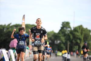 BIB: 1081, 0181
                            <button type="button" onclick="openModal(5127974)" class="btn btn-primary btn-sm float-right btn-popup" data-toggle="modal" data-target=".modal-high-quality">
                        <i class="fas fa-shopping-cart"></i> Add to Cart
                    </button>
                                            <button type="button" onclick="isThisMe(5127974, true)" class="btn btn-success btn-sm float-right btn-popup btn-isme hidden" data-toggle="tooltip" data-placement="bottom" title="นี่คือรูปของคุณใช่ไหม คลิกที่นี่เพื่อเอาเข้าอัลบั้ม">
                        <i class="fas fa-plus"></i> Add to album
                    </button>
                    <button type="button" onclick="isThisMe(5127974, false)" class="btn btn-warning btn-sm float-right btn-popup btn-isnotme hidden">
                        <i class="fas fa-ban"></i> Remove from album
                    </button>