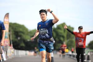 BIB: 0450, 
                            <button type="button" onclick="openModal(5127926)" class="btn btn-primary btn-sm float-right btn-popup" data-toggle="modal" data-target=".modal-high-quality">
                        <i class="fas fa-shopping-cart"></i> Add to Cart
                    </button>
                                            <button type="button" onclick="isThisMe(5127926, true)" class="btn btn-success btn-sm float-right btn-popup btn-isme hidden" data-toggle="tooltip" data-placement="bottom" title="นี่คือรูปของคุณใช่ไหม คลิกที่นี่เพื่อเอาเข้าอัลบั้ม">
                        <i class="fas fa-plus"></i> Add to album
                    </button>
                    <button type="button" onclick="isThisMe(5127926, false)" class="btn btn-warning btn-sm float-right btn-popup btn-isnotme hidden">
                        <i class="fas fa-ban"></i> Remove from album
                    </button>