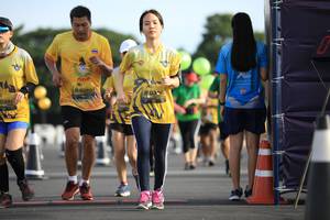 BIB: 0360, 0336, 0391
                            <button type="button" onclick="openModal(4968429)" class="btn btn-primary btn-sm float-right btn-popup" data-toggle="modal" data-target=".modal-high-quality">
                        <i class="fas fa-shopping-cart"></i> Add to Cart
                    </button>
                                            <button type="button" onclick="isThisMe(4968429, true)" class="btn btn-success btn-sm float-right btn-popup btn-isme hidden" data-toggle="tooltip" data-placement="bottom" title="นี่คือรูปของคุณใช่ไหม คลิกที่นี่เพื่อเอาเข้าอัลบั้ม">
                        <i class="fas fa-plus"></i> Add to album
                    </button>
                    <button type="button" onclick="isThisMe(4968429, false)" class="btn btn-warning btn-sm float-right btn-popup btn-isnotme hidden">
                        <i class="fas fa-ban"></i> Remove from album
                    </button>