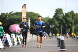 BIB: 0704, 134
                            <button type="button" onclick="openModal(5136440)" class="btn btn-primary btn-sm float-right btn-popup" data-toggle="modal" data-target=".modal-high-quality">
                        <i class="fas fa-shopping-cart"></i> Add to Cart
                    </button>
                                            <button type="button" onclick="isThisMe(5136440, true)" class="btn btn-success btn-sm float-right btn-popup btn-isme hidden" data-toggle="tooltip" data-placement="bottom" title="นี่คือรูปของคุณใช่ไหม คลิกที่นี่เพื่อเอาเข้าอัลบั้ม">
                        <i class="fas fa-plus"></i> Add to album
                    </button>
                    <button type="button" onclick="isThisMe(5136440, false)" class="btn btn-warning btn-sm float-right btn-popup btn-isnotme hidden">
                        <i class="fas fa-ban"></i> Remove from album
                    </button>