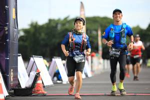 BIB: 535, 0324
                            <button type="button" onclick="openModal(5127126)" class="btn btn-primary btn-sm float-right btn-popup" data-toggle="modal" data-target=".modal-high-quality">
                        <i class="fas fa-shopping-cart"></i> Add to Cart
                    </button>
                                            <button type="button" onclick="isThisMe(5127126, true)" class="btn btn-success btn-sm float-right btn-popup btn-isme hidden" data-toggle="tooltip" data-placement="bottom" title="นี่คือรูปของคุณใช่ไหม คลิกที่นี่เพื่อเอาเข้าอัลบั้ม">
                        <i class="fas fa-plus"></i> Add to album
                    </button>
                    <button type="button" onclick="isThisMe(5127126, false)" class="btn btn-warning btn-sm float-right btn-popup btn-isnotme hidden">
                        <i class="fas fa-ban"></i> Remove from album
                    </button>