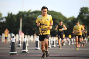 BIB: 1058
                            <button type="button" onclick="openModal(4953526)" class="btn btn-primary btn-sm float-right btn-popup" data-toggle="modal" data-target=".modal-high-quality">
                        <i class="fas fa-shopping-cart"></i> Add to Cart
                    </button>
                                            <button type="button" onclick="isThisMe(4953526, true)" class="btn btn-success btn-sm float-right btn-popup btn-isme hidden" data-toggle="tooltip" data-placement="bottom" title="นี่คือรูปของคุณใช่ไหม คลิกที่นี่เพื่อเอาเข้าอัลบั้ม">
                        <i class="fas fa-plus"></i> Add to album
                    </button>
                    <button type="button" onclick="isThisMe(4953526, false)" class="btn btn-warning btn-sm float-right btn-popup btn-isnotme hidden">
                        <i class="fas fa-ban"></i> Remove from album
                    </button>