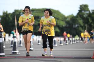 BIB: 0422, 0419, 
                            <button type="button" onclick="openModal(5082137)" class="btn btn-primary btn-sm float-right btn-popup" data-toggle="modal" data-target=".modal-high-quality">
                        <i class="fas fa-shopping-cart"></i> Add to Cart
                    </button>
                                            <button type="button" onclick="isThisMe(5082137, true)" class="btn btn-success btn-sm float-right btn-popup btn-isme hidden" data-toggle="tooltip" data-placement="bottom" title="นี่คือรูปของคุณใช่ไหม คลิกที่นี่เพื่อเอาเข้าอัลบั้ม">
                        <i class="fas fa-plus"></i> Add to album
                    </button>
                    <button type="button" onclick="isThisMe(5082137, false)" class="btn btn-warning btn-sm float-right btn-popup btn-isnotme hidden">
                        <i class="fas fa-ban"></i> Remove from album
                    </button>