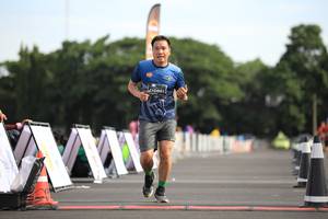 BIB: 0861
                            <button type="button" onclick="openModal(5123379)" class="btn btn-primary btn-sm float-right btn-popup" data-toggle="modal" data-target=".modal-high-quality">
                        <i class="fas fa-shopping-cart"></i> Add to Cart
                    </button>
                                            <button type="button" onclick="isThisMe(5123379, true)" class="btn btn-success btn-sm float-right btn-popup btn-isme hidden" data-toggle="tooltip" data-placement="bottom" title="นี่คือรูปของคุณใช่ไหม คลิกที่นี่เพื่อเอาเข้าอัลบั้ม">
                        <i class="fas fa-plus"></i> Add to album
                    </button>
                    <button type="button" onclick="isThisMe(5123379, false)" class="btn btn-warning btn-sm float-right btn-popup btn-isnotme hidden">
                        <i class="fas fa-ban"></i> Remove from album
                    </button>