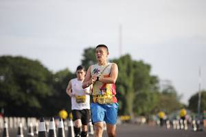 BIB: 200
                            <button type="button" onclick="openModal(4947138)" class="btn btn-primary btn-sm float-right btn-popup" data-toggle="modal" data-target=".modal-high-quality">
                        <i class="fas fa-shopping-cart"></i> Add to Cart
                    </button>
                                            <button type="button" onclick="isThisMe(4947138, true)" class="btn btn-success btn-sm float-right btn-popup btn-isme hidden" data-toggle="tooltip" data-placement="bottom" title="นี่คือรูปของคุณใช่ไหม คลิกที่นี่เพื่อเอาเข้าอัลบั้ม">
                        <i class="fas fa-plus"></i> Add to album
                    </button>
                    <button type="button" onclick="isThisMe(4947138, false)" class="btn btn-warning btn-sm float-right btn-popup btn-isnotme hidden">
                        <i class="fas fa-ban"></i> Remove from album
                    </button>