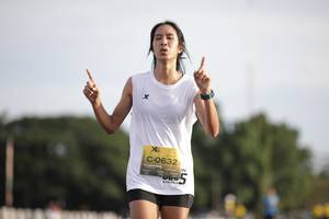 BIB: 0632
                            <button type="button" onclick="openModal(4947641)" class="btn btn-primary btn-sm float-right btn-popup" data-toggle="modal" data-target=".modal-high-quality">
                        <i class="fas fa-shopping-cart"></i> Add to Cart
                    </button>
                                            <button type="button" onclick="isThisMe(4947641, true)" class="btn btn-success btn-sm float-right btn-popup btn-isme hidden" data-toggle="tooltip" data-placement="bottom" title="นี่คือรูปของคุณใช่ไหม คลิกที่นี่เพื่อเอาเข้าอัลบั้ม">
                        <i class="fas fa-plus"></i> Add to album
                    </button>
                    <button type="button" onclick="isThisMe(4947641, false)" class="btn btn-warning btn-sm float-right btn-popup btn-isnotme hidden">
                        <i class="fas fa-ban"></i> Remove from album
                    </button>