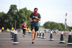 BIB: 0293
                            <button type="button" onclick="openModal(5122435)" class="btn btn-primary btn-sm float-right btn-popup" data-toggle="modal" data-target=".modal-high-quality">
                        <i class="fas fa-shopping-cart"></i> Add to Cart
                    </button>
                                            <button type="button" onclick="isThisMe(5122435, true)" class="btn btn-success btn-sm float-right btn-popup btn-isme hidden" data-toggle="tooltip" data-placement="bottom" title="นี่คือรูปของคุณใช่ไหม คลิกที่นี่เพื่อเอาเข้าอัลบั้ม">
                        <i class="fas fa-plus"></i> Add to album
                    </button>
                    <button type="button" onclick="isThisMe(5122435, false)" class="btn btn-warning btn-sm float-right btn-popup btn-isnotme hidden">
                        <i class="fas fa-ban"></i> Remove from album
                    </button>