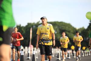 BIB: 0328
                            <button type="button" onclick="openModal(4956311)" class="btn btn-primary btn-sm float-right btn-popup" data-toggle="modal" data-target=".modal-high-quality">
                        <i class="fas fa-shopping-cart"></i> Add to Cart
                    </button>
                                            <button type="button" onclick="isThisMe(4956311, true)" class="btn btn-success btn-sm float-right btn-popup btn-isme hidden" data-toggle="tooltip" data-placement="bottom" title="นี่คือรูปของคุณใช่ไหม คลิกที่นี่เพื่อเอาเข้าอัลบั้ม">
                        <i class="fas fa-plus"></i> Add to album
                    </button>
                    <button type="button" onclick="isThisMe(4956311, false)" class="btn btn-warning btn-sm float-right btn-popup btn-isnotme hidden">
                        <i class="fas fa-ban"></i> Remove from album
                    </button>