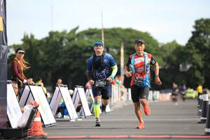 BIB: 1001
                            <button type="button" onclick="openModal(5127550)" class="btn btn-primary btn-sm float-right btn-popup" data-toggle="modal" data-target=".modal-high-quality">
                        <i class="fas fa-shopping-cart"></i> Add to Cart
                    </button>
                                            <button type="button" onclick="isThisMe(5127550, true)" class="btn btn-success btn-sm float-right btn-popup btn-isme hidden" data-toggle="tooltip" data-placement="bottom" title="นี่คือรูปของคุณใช่ไหม คลิกที่นี่เพื่อเอาเข้าอัลบั้ม">
                        <i class="fas fa-plus"></i> Add to album
                    </button>
                    <button type="button" onclick="isThisMe(5127550, false)" class="btn btn-warning btn-sm float-right btn-popup btn-isnotme hidden">
                        <i class="fas fa-ban"></i> Remove from album
                    </button>