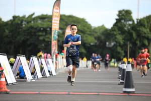 BIB: 131
                            <button type="button" onclick="openModal(5126293)" class="btn btn-primary btn-sm float-right btn-popup" data-toggle="modal" data-target=".modal-high-quality">
                        <i class="fas fa-shopping-cart"></i> Add to Cart
                    </button>
                                            <button type="button" onclick="isThisMe(5126293, true)" class="btn btn-success btn-sm float-right btn-popup btn-isme hidden" data-toggle="tooltip" data-placement="bottom" title="นี่คือรูปของคุณใช่ไหม คลิกที่นี่เพื่อเอาเข้าอัลบั้ม">
                        <i class="fas fa-plus"></i> Add to album
                    </button>
                    <button type="button" onclick="isThisMe(5126293, false)" class="btn btn-warning btn-sm float-right btn-popup btn-isnotme hidden">
                        <i class="fas fa-ban"></i> Remove from album
                    </button>