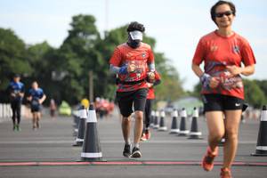 BIB: 0221
                            <button type="button" onclick="openModal(5109484)" class="btn btn-primary btn-sm float-right btn-popup" data-toggle="modal" data-target=".modal-high-quality">
                        <i class="fas fa-shopping-cart"></i> Add to Cart
                    </button>
                                            <button type="button" onclick="isThisMe(5109484, true)" class="btn btn-success btn-sm float-right btn-popup btn-isme hidden" data-toggle="tooltip" data-placement="bottom" title="นี่คือรูปของคุณใช่ไหม คลิกที่นี่เพื่อเอาเข้าอัลบั้ม">
                        <i class="fas fa-plus"></i> Add to album
                    </button>
                    <button type="button" onclick="isThisMe(5109484, false)" class="btn btn-warning btn-sm float-right btn-popup btn-isnotme hidden">
                        <i class="fas fa-ban"></i> Remove from album
                    </button>