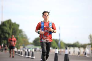 BIB: 0443
                            <button type="button" onclick="openModal(5100949)" class="btn btn-primary btn-sm float-right btn-popup" data-toggle="modal" data-target=".modal-high-quality">
                        <i class="fas fa-shopping-cart"></i> Add to Cart
                    </button>
                                            <button type="button" onclick="isThisMe(5100949, true)" class="btn btn-success btn-sm float-right btn-popup btn-isme hidden" data-toggle="tooltip" data-placement="bottom" title="นี่คือรูปของคุณใช่ไหม คลิกที่นี่เพื่อเอาเข้าอัลบั้ม">
                        <i class="fas fa-plus"></i> Add to album
                    </button>
                    <button type="button" onclick="isThisMe(5100949, false)" class="btn btn-warning btn-sm float-right btn-popup btn-isnotme hidden">
                        <i class="fas fa-ban"></i> Remove from album
                    </button>