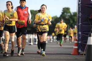 BIB: 0796, 0355, 0698
                            <button type="button" onclick="openModal(4961984)" class="btn btn-primary btn-sm float-right btn-popup" data-toggle="modal" data-target=".modal-high-quality">
                        <i class="fas fa-shopping-cart"></i> Add to Cart
                    </button>
                                            <button type="button" onclick="isThisMe(4961984, true)" class="btn btn-success btn-sm float-right btn-popup btn-isme hidden" data-toggle="tooltip" data-placement="bottom" title="นี่คือรูปของคุณใช่ไหม คลิกที่นี่เพื่อเอาเข้าอัลบั้ม">
                        <i class="fas fa-plus"></i> Add to album
                    </button>
                    <button type="button" onclick="isThisMe(4961984, false)" class="btn btn-warning btn-sm float-right btn-popup btn-isnotme hidden">
                        <i class="fas fa-ban"></i> Remove from album
                    </button>