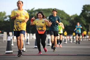 BIB: 1171
                            <button type="button" onclick="openModal(4958515)" class="btn btn-primary btn-sm float-right btn-popup" data-toggle="modal" data-target=".modal-high-quality">
                        <i class="fas fa-shopping-cart"></i> Add to Cart
                    </button>
                                            <button type="button" onclick="isThisMe(4958515, true)" class="btn btn-success btn-sm float-right btn-popup btn-isme hidden" data-toggle="tooltip" data-placement="bottom" title="นี่คือรูปของคุณใช่ไหม คลิกที่นี่เพื่อเอาเข้าอัลบั้ม">
                        <i class="fas fa-plus"></i> Add to album
                    </button>
                    <button type="button" onclick="isThisMe(4958515, false)" class="btn btn-warning btn-sm float-right btn-popup btn-isnotme hidden">
                        <i class="fas fa-ban"></i> Remove from album
                    </button>