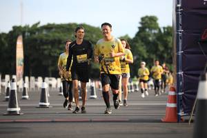 BIB: 034
                            <button type="button" onclick="openModal(4962050)" class="btn btn-primary btn-sm float-right btn-popup" data-toggle="modal" data-target=".modal-high-quality">
                        <i class="fas fa-shopping-cart"></i> Add to Cart
                    </button>
                                            <button type="button" onclick="isThisMe(4962050, true)" class="btn btn-success btn-sm float-right btn-popup btn-isme hidden" data-toggle="tooltip" data-placement="bottom" title="นี่คือรูปของคุณใช่ไหม คลิกที่นี่เพื่อเอาเข้าอัลบั้ม">
                        <i class="fas fa-plus"></i> Add to album
                    </button>
                    <button type="button" onclick="isThisMe(4962050, false)" class="btn btn-warning btn-sm float-right btn-popup btn-isnotme hidden">
                        <i class="fas fa-ban"></i> Remove from album
                    </button>