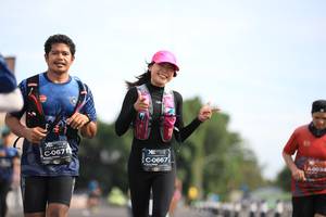 BIB: 0671, 0667, 003
                            <button type="button" onclick="openModal(5126437)" class="btn btn-primary btn-sm float-right btn-popup" data-toggle="modal" data-target=".modal-high-quality">
                        <i class="fas fa-shopping-cart"></i> Add to Cart
                    </button>
                                            <button type="button" onclick="isThisMe(5126437, true)" class="btn btn-success btn-sm float-right btn-popup btn-isme hidden" data-toggle="tooltip" data-placement="bottom" title="นี่คือรูปของคุณใช่ไหม คลิกที่นี่เพื่อเอาเข้าอัลบั้ม">
                        <i class="fas fa-plus"></i> Add to album
                    </button>
                    <button type="button" onclick="isThisMe(5126437, false)" class="btn btn-warning btn-sm float-right btn-popup btn-isnotme hidden">
                        <i class="fas fa-ban"></i> Remove from album
                    </button>