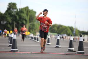 BIB: 0495
                            <button type="button" onclick="openModal(5126989)" class="btn btn-primary btn-sm float-right btn-popup" data-toggle="modal" data-target=".modal-high-quality">
                        <i class="fas fa-shopping-cart"></i> Add to Cart
                    </button>
                                            <button type="button" onclick="isThisMe(5126989, true)" class="btn btn-success btn-sm float-right btn-popup btn-isme hidden" data-toggle="tooltip" data-placement="bottom" title="นี่คือรูปของคุณใช่ไหม คลิกที่นี่เพื่อเอาเข้าอัลบั้ม">
                        <i class="fas fa-plus"></i> Add to album
                    </button>
                    <button type="button" onclick="isThisMe(5126989, false)" class="btn btn-warning btn-sm float-right btn-popup btn-isnotme hidden">
                        <i class="fas fa-ban"></i> Remove from album
                    </button>